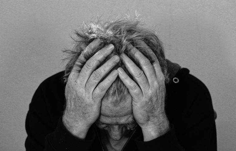 Esquizofrenia e aposentadoria por invalidez: valores e como solicitar