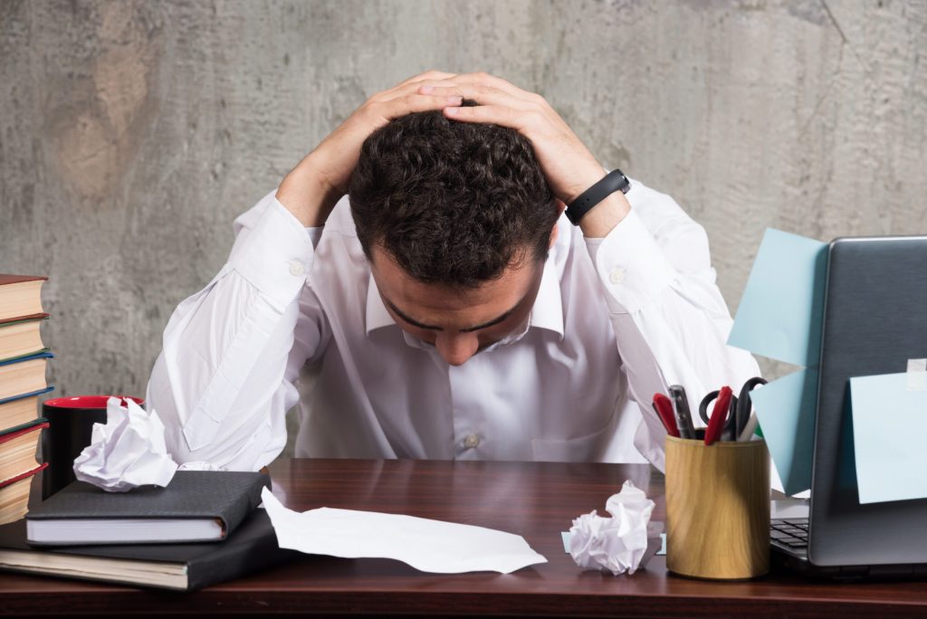 Se sentindo esgotado? E com excesso de pressão no trabalho? Conheça seus direitos!