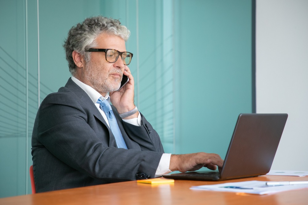 Advogado especializado em auxílio-doença em celular